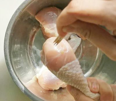 不看韓劇,也要試試這道香酥炸雞腿的做法-家常味炸菜譜-易網(wǎng)健康養(yǎng)生網(wǎng) 不看韓劇,也要試試這道香酥炸雞腿的做法-家常味炸菜譜