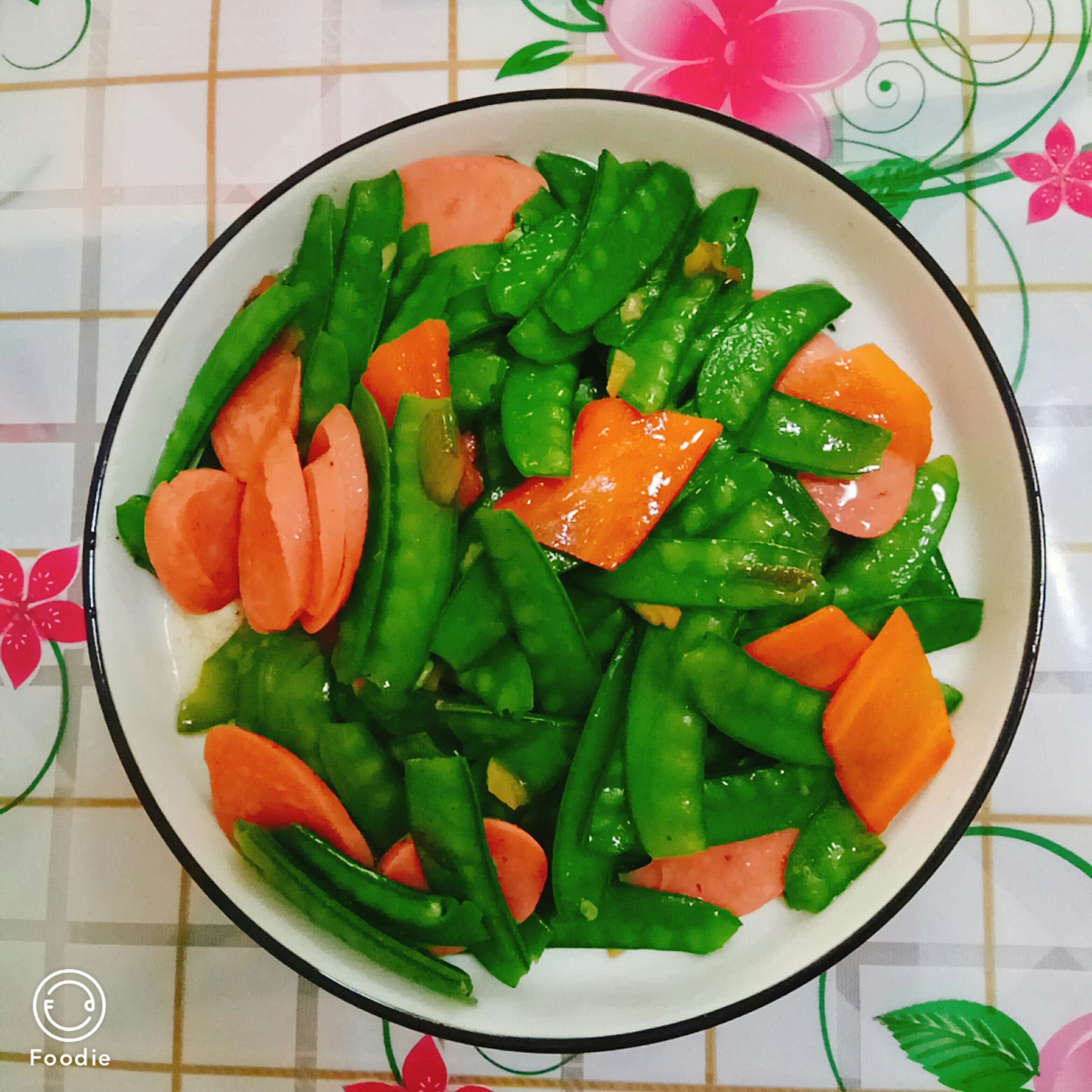 荷蘭豆火腿腸的做法-家常味炒菜譜-易網健康養生網 荷蘭豆火腿腸的做法-家常味炒菜譜