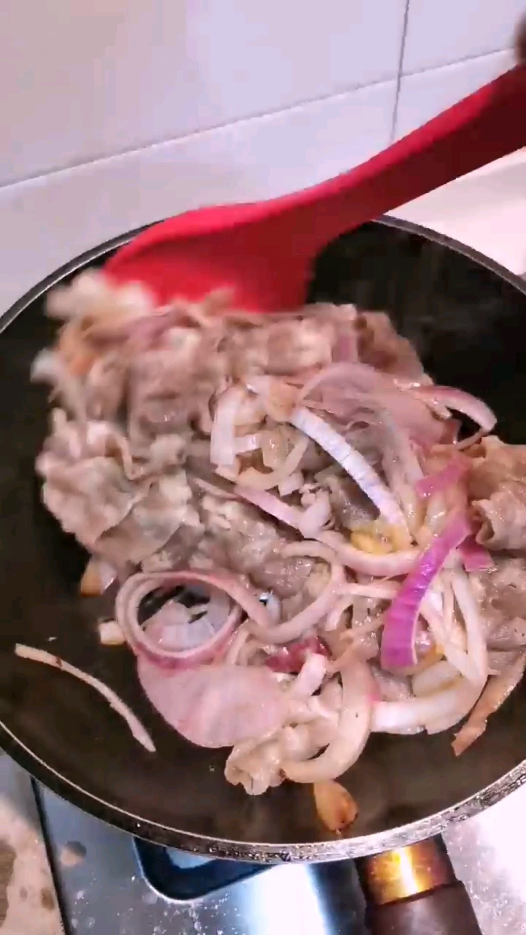 洋蔥炒肥牛的做法-家常味炒菜譜