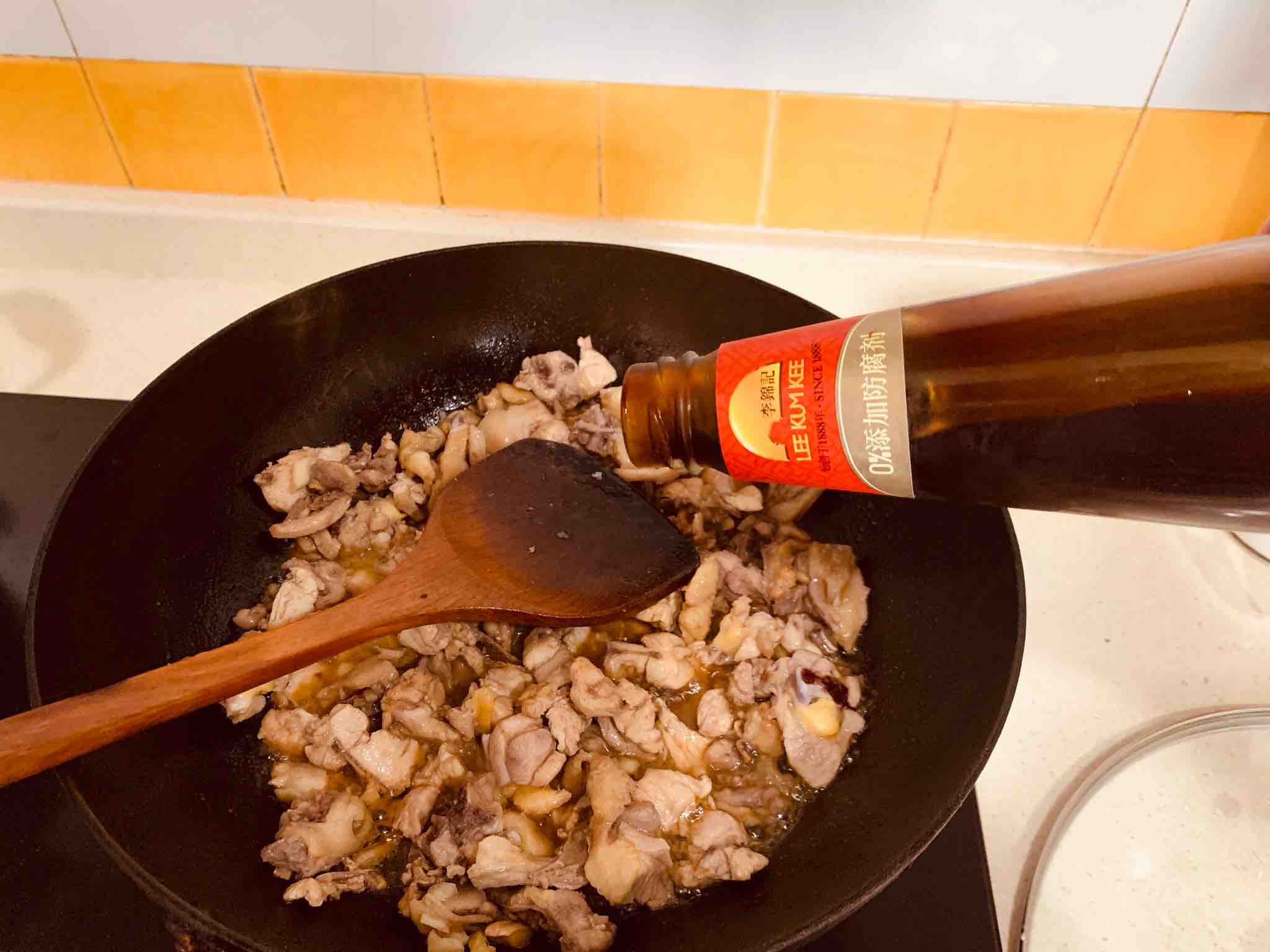 油燜雞的做法-家常味燜菜譜-易網健康養生網 油燜雞的做法-家常味燜菜譜