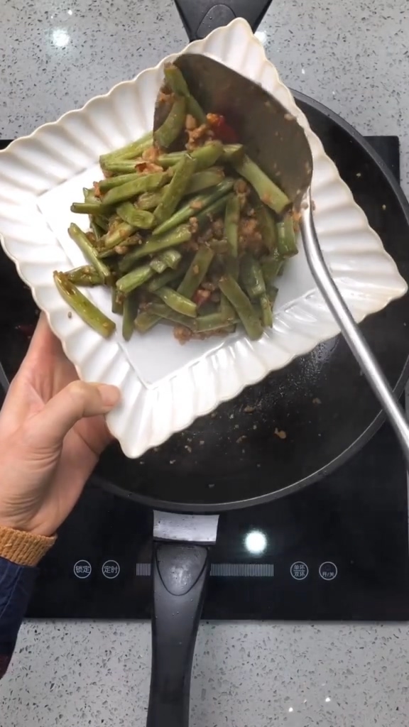 干煸豆角的做法-香辣味炒菜譜-易網健康養生網 干煸豆角的做法-香辣味炒菜譜