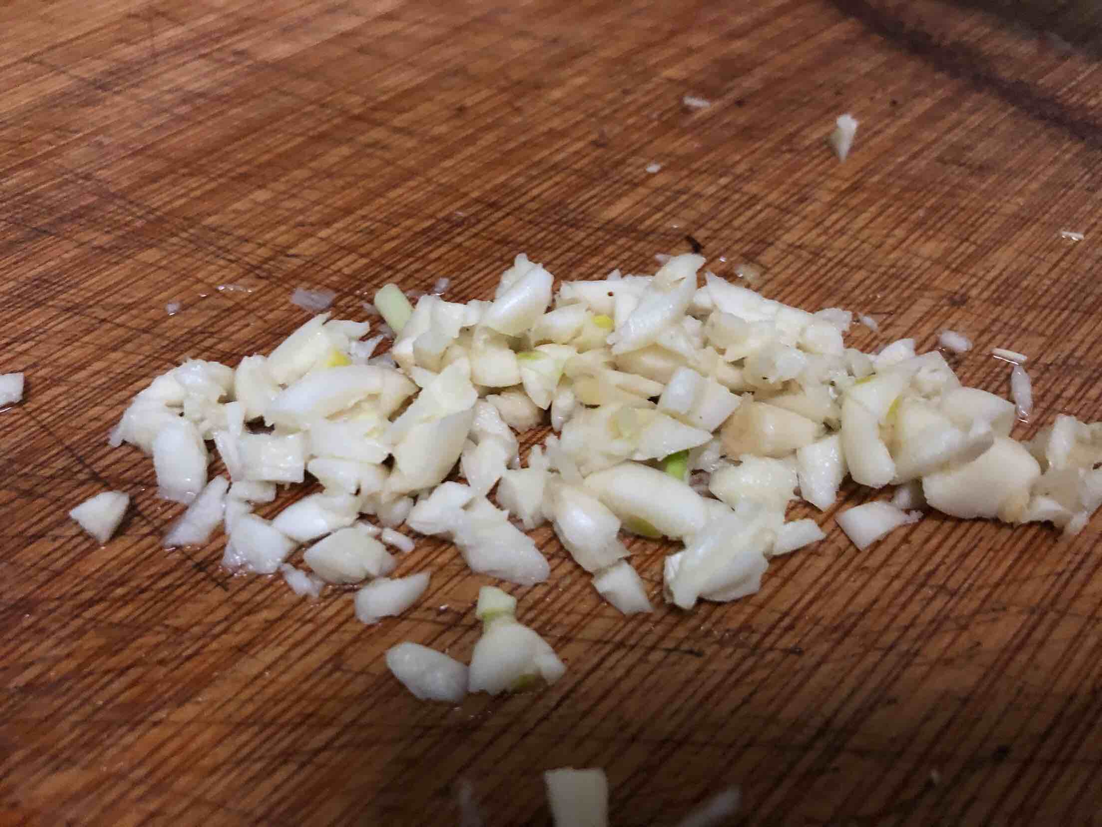 涼拌蒜薹的做法-家常味拌菜譜-易網健康養生網 涼拌蒜薹的做法-家常味拌菜譜