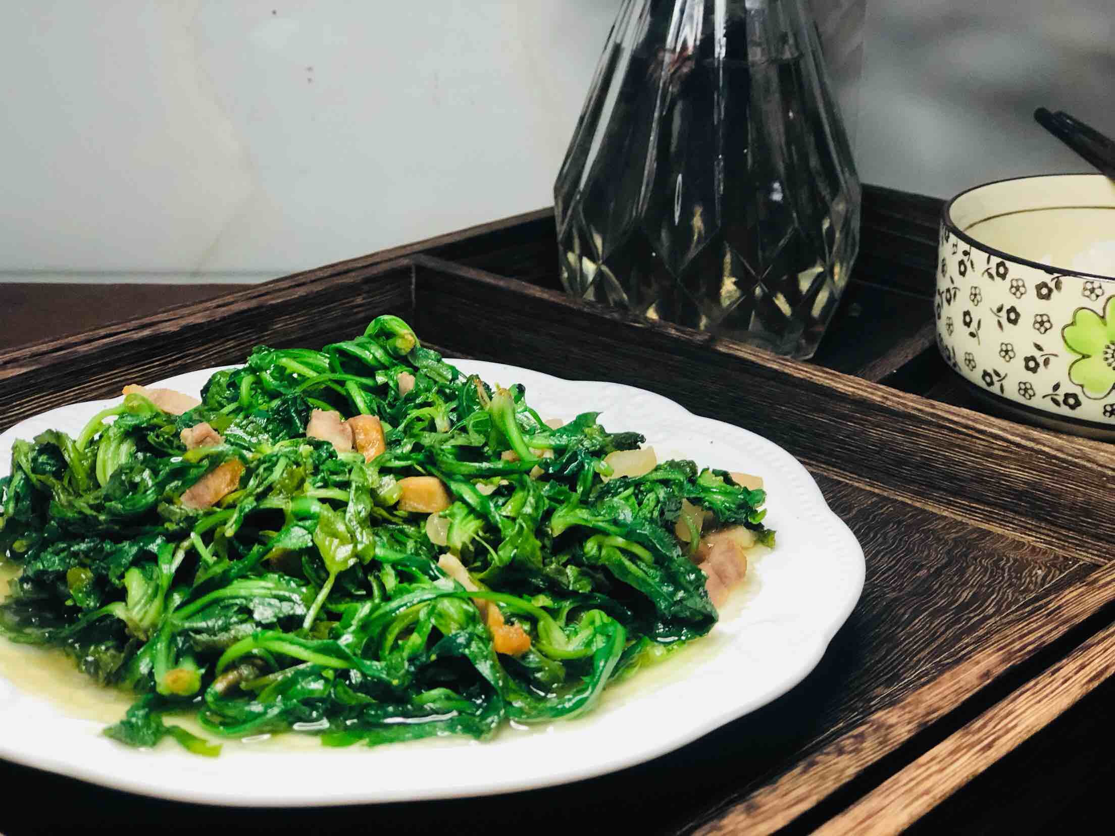 咸肉絲炒薺菜的做法-咸鮮味炒菜譜