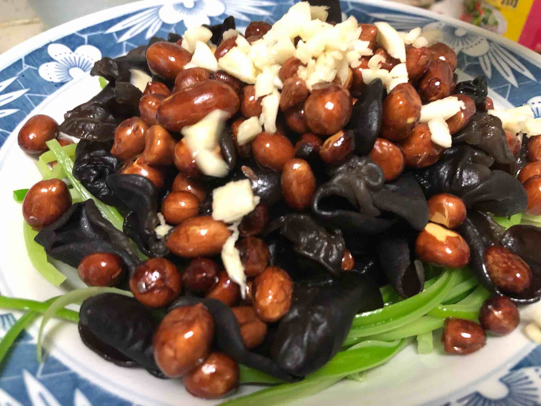 涼拌蒜薹的做法-家常味拌菜譜-易網健康養生網 涼拌蒜薹的做法-家常味拌菜譜