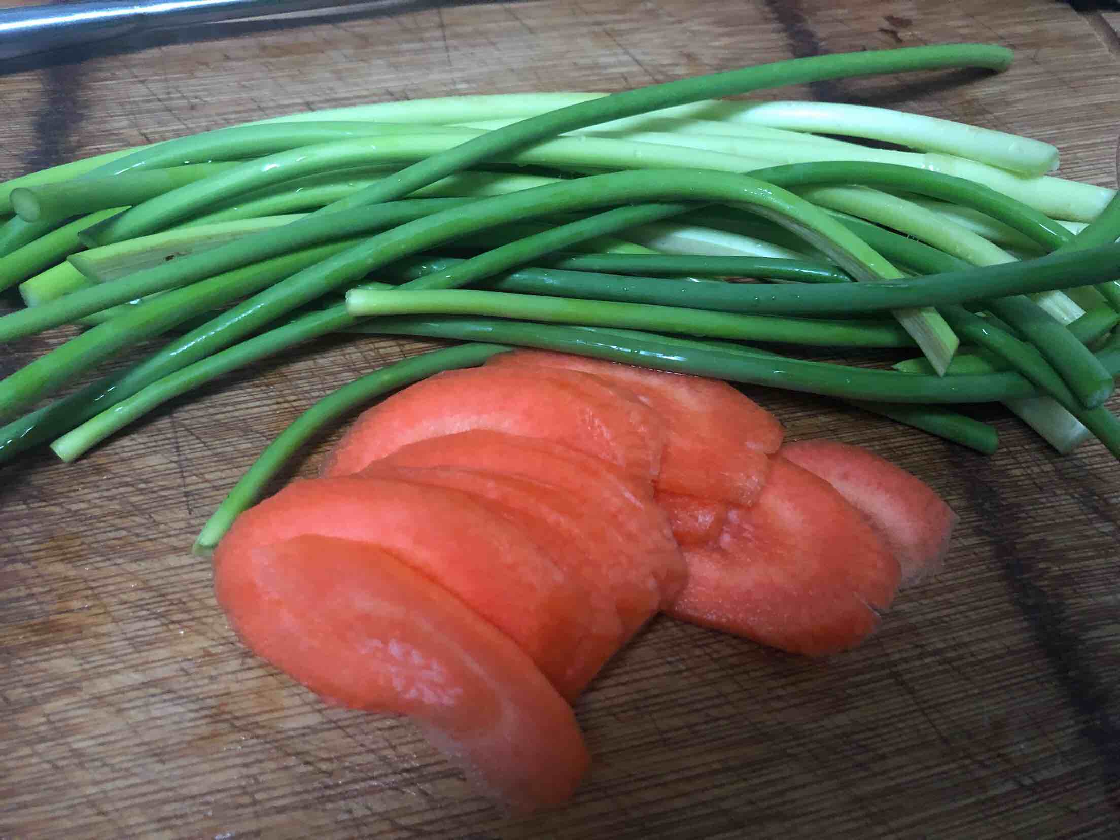 涼拌蒜薹的做法-家常味拌菜譜-易網<a href=http://www.jsjjzhkt.cn/ target=_blank class=infotextkey>健康養生</a>網 涼拌蒜薹的做法-家常味拌菜譜