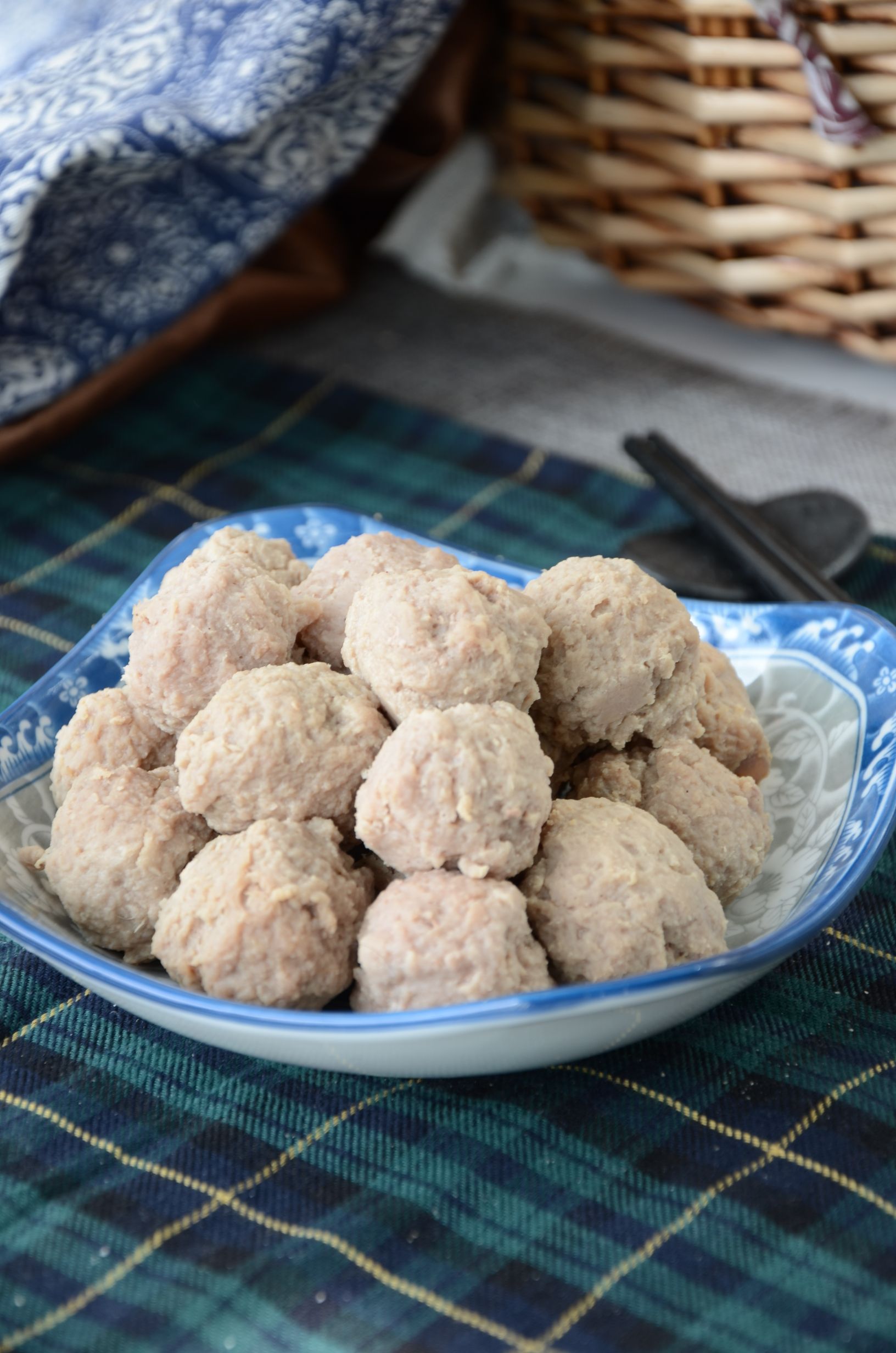 手工牛肉丸的做法-家常味煮菜譜-易網健康養生網 手工牛肉丸的做法-家常味煮菜譜