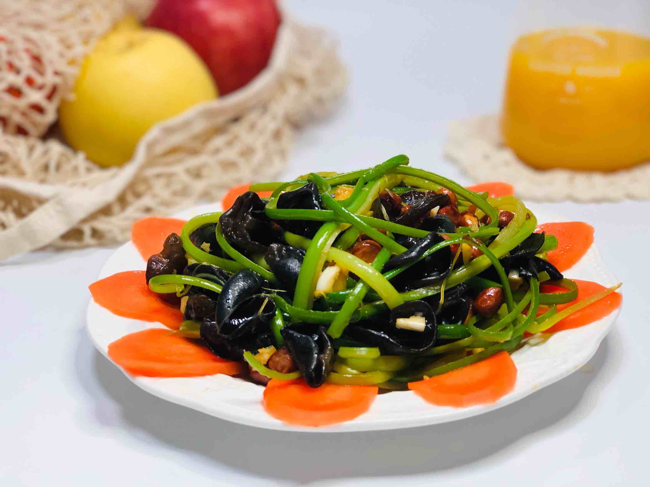 涼拌蒜薹的做法-家常味拌菜譜-易網健康養生網 涼拌蒜薹的做法-家常味拌菜譜