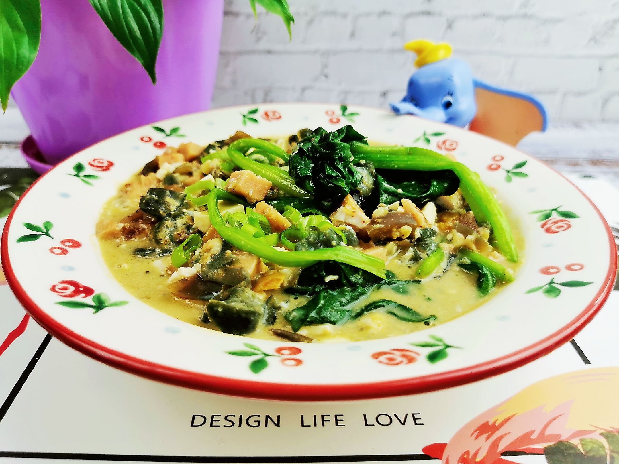 上湯菠菜的做法-咸鮮味煮菜譜-易網健康養(yǎng)生網 上湯菠菜的做法-咸鮮味煮菜譜