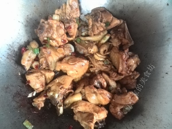 炒雞腿的做法-家常味炒菜譜