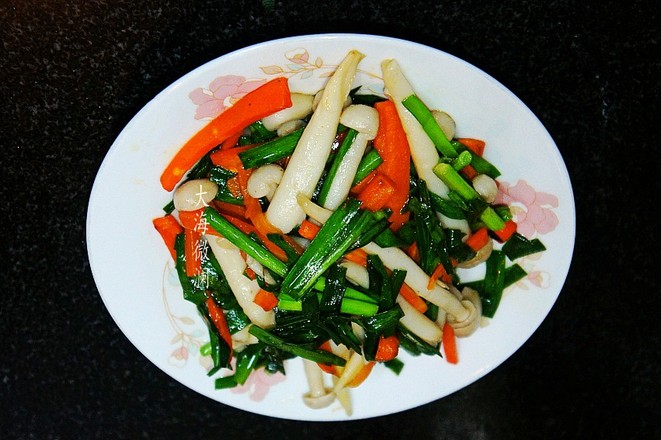 韭菜炒白玉菇的做法-家常味炒菜譜-易網健康養生網 韭菜炒白玉菇的做法-家常味炒菜譜