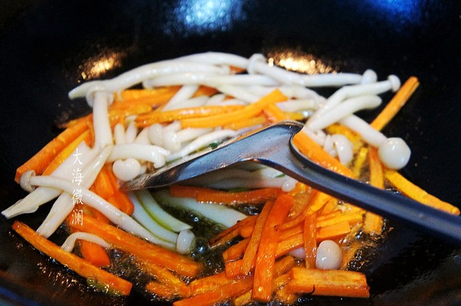 韭菜炒白玉菇的做法-家常味炒菜譜-易網健康養生網 韭菜炒白玉菇的做法-家常味炒菜譜