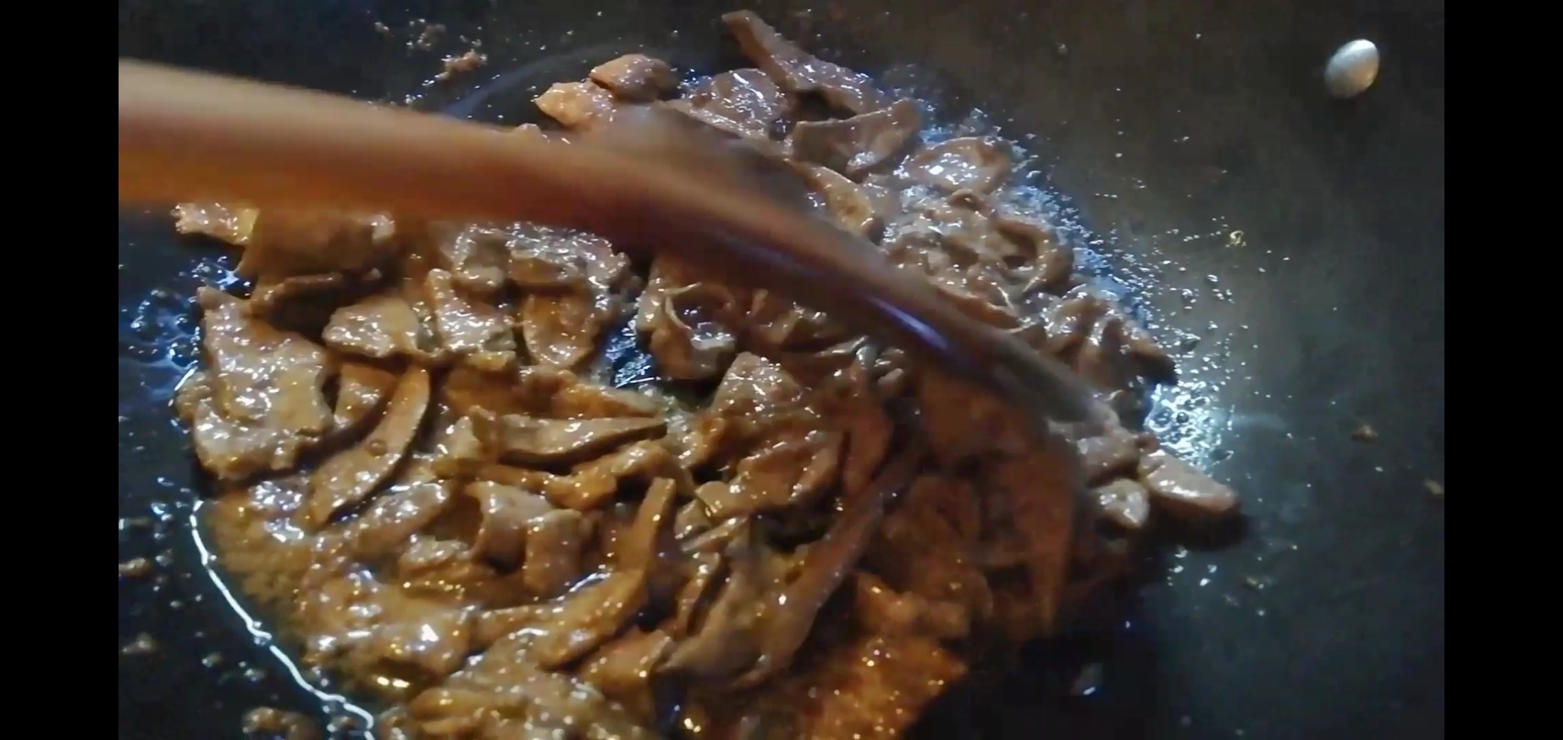 炒豬肝的做法-咸鮮味炒菜譜-易網健康養(yǎng)生網 炒豬肝的做法-咸鮮味炒菜譜