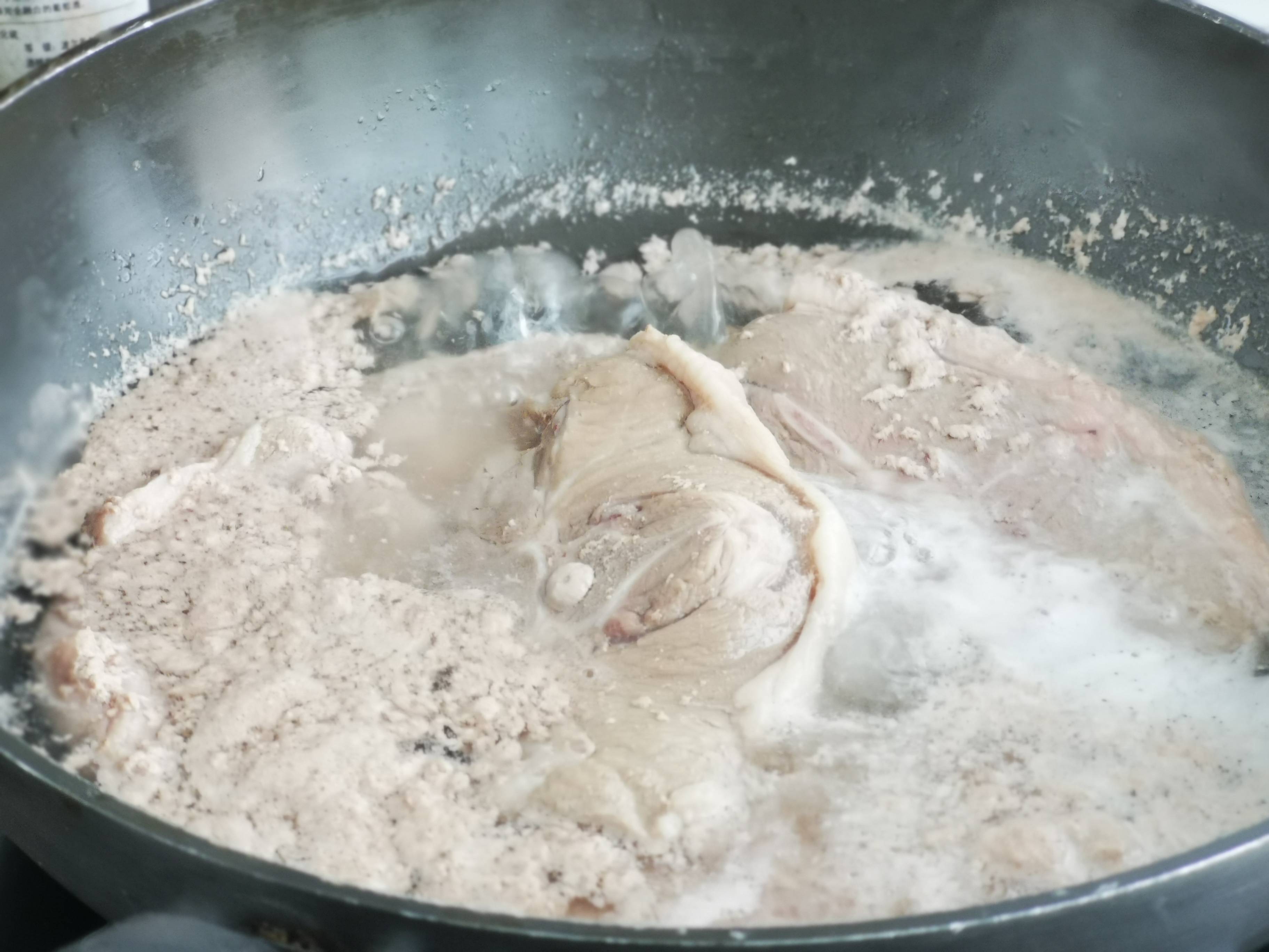 紅燒蝴蝶排的做法-家常味燒菜譜-易網<a href=http://www.jsjjzhkt.cn/ target=_blank class=infotextkey>健康養生</a>網 紅燒蝴蝶排的做法-家常味燒菜譜