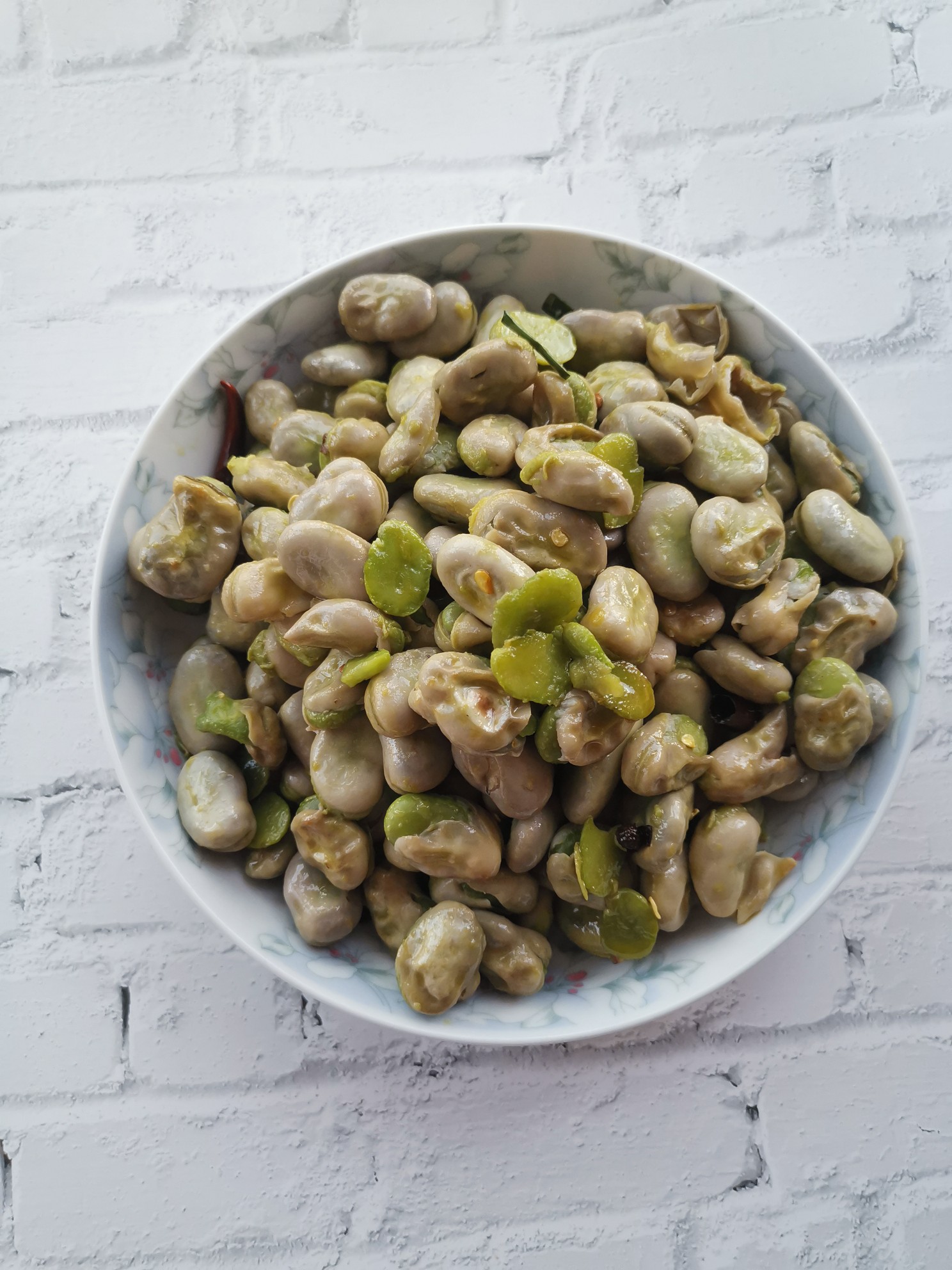 炒嫩蠶豆的做法-家常味炒菜譜