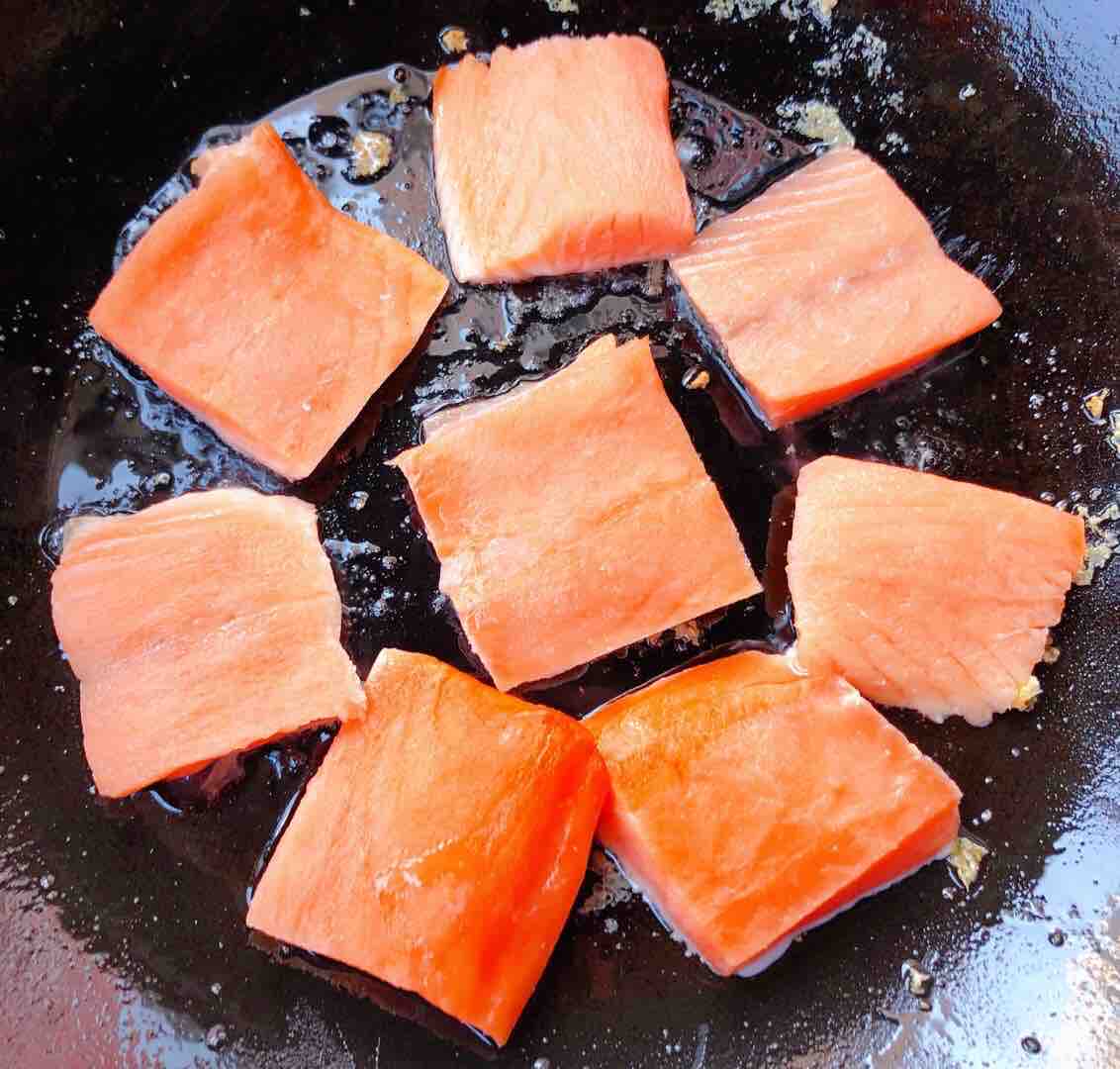 照燒三文魚煎豆腐的做法-家常味煎菜譜-易網(wǎng)健康養(yǎng)生網(wǎng) 照燒三文魚煎豆腐的做法-家常味煎菜譜