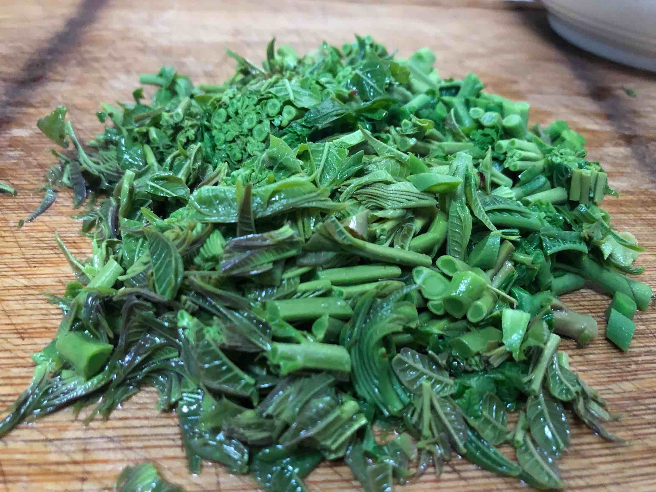 香椿頭炒雞蛋的做法-家常味炒菜譜