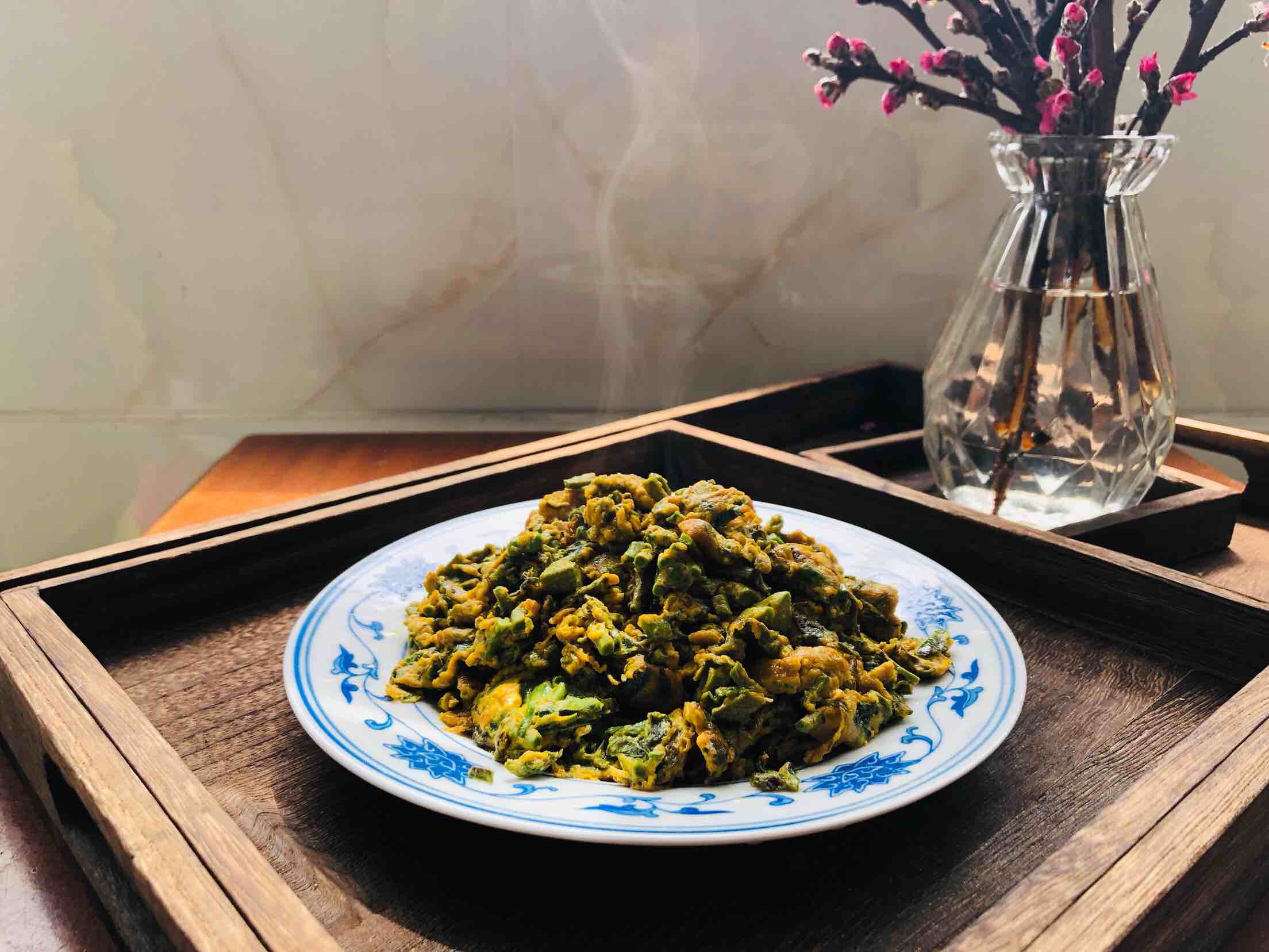 香椿頭炒雞蛋的做法-家常味炒菜譜