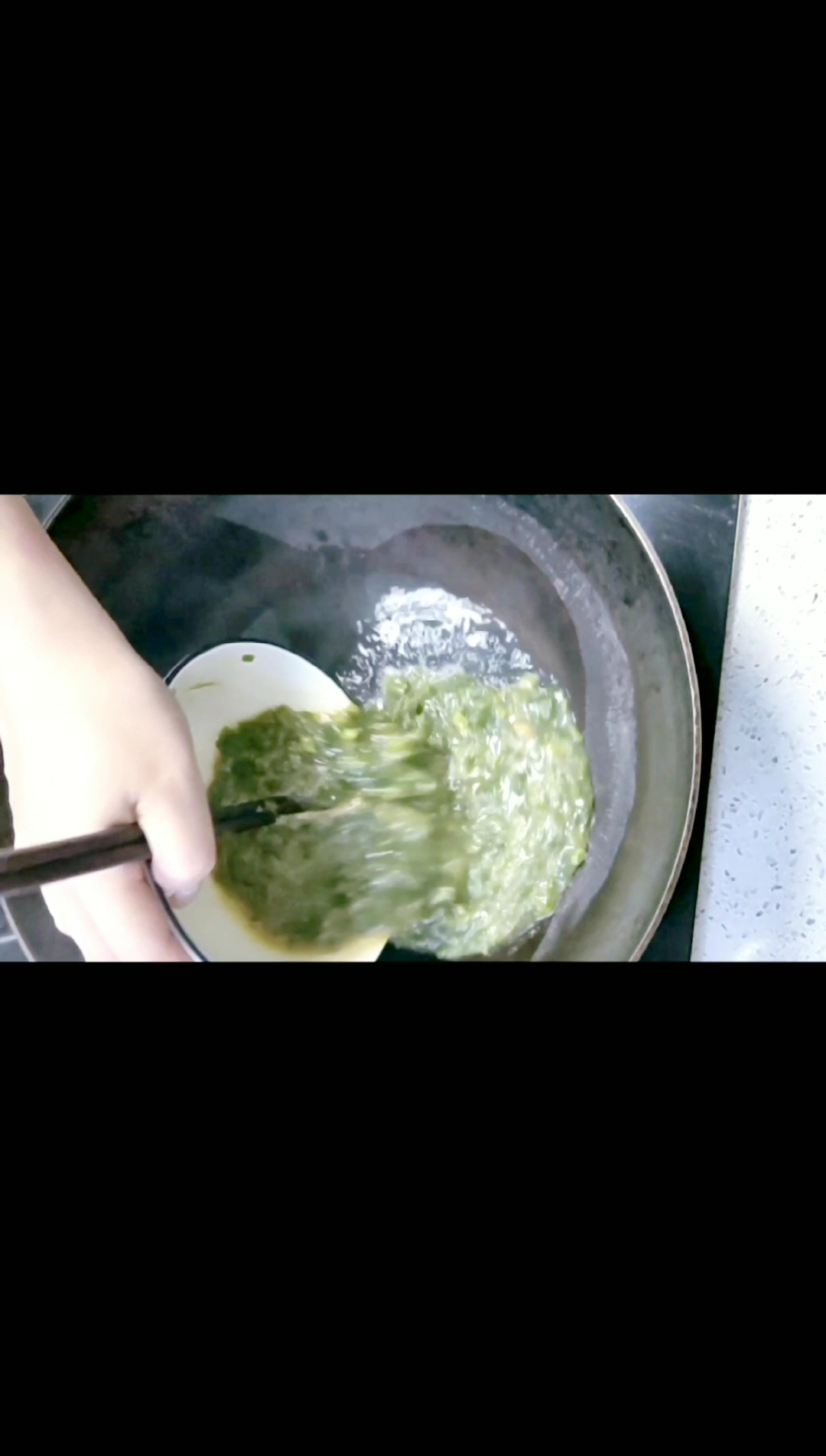 香椿芽炒蛋--春天來了的做法-咸鮮味炒菜譜-易網健康養生網 香椿芽炒蛋--春天來了的做法-咸鮮味炒菜譜