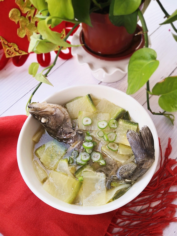 鱸魚燉蘿卜的做法-家常味燉菜譜-易網健康養生網 鱸魚燉蘿卜的做法-家常味燉菜譜