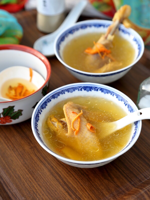 蟲草菇雞湯的做法-咸鮮味煮菜譜-易網健康養生網 蟲草菇雞湯的做法-咸鮮味煮菜譜