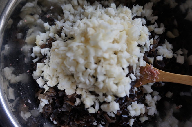 沒有豬肉的株肉獅子頭的做法-醬香味燉菜譜-易網健康養生網 沒有豬肉的株肉獅子頭的做法-醬香味燉菜譜