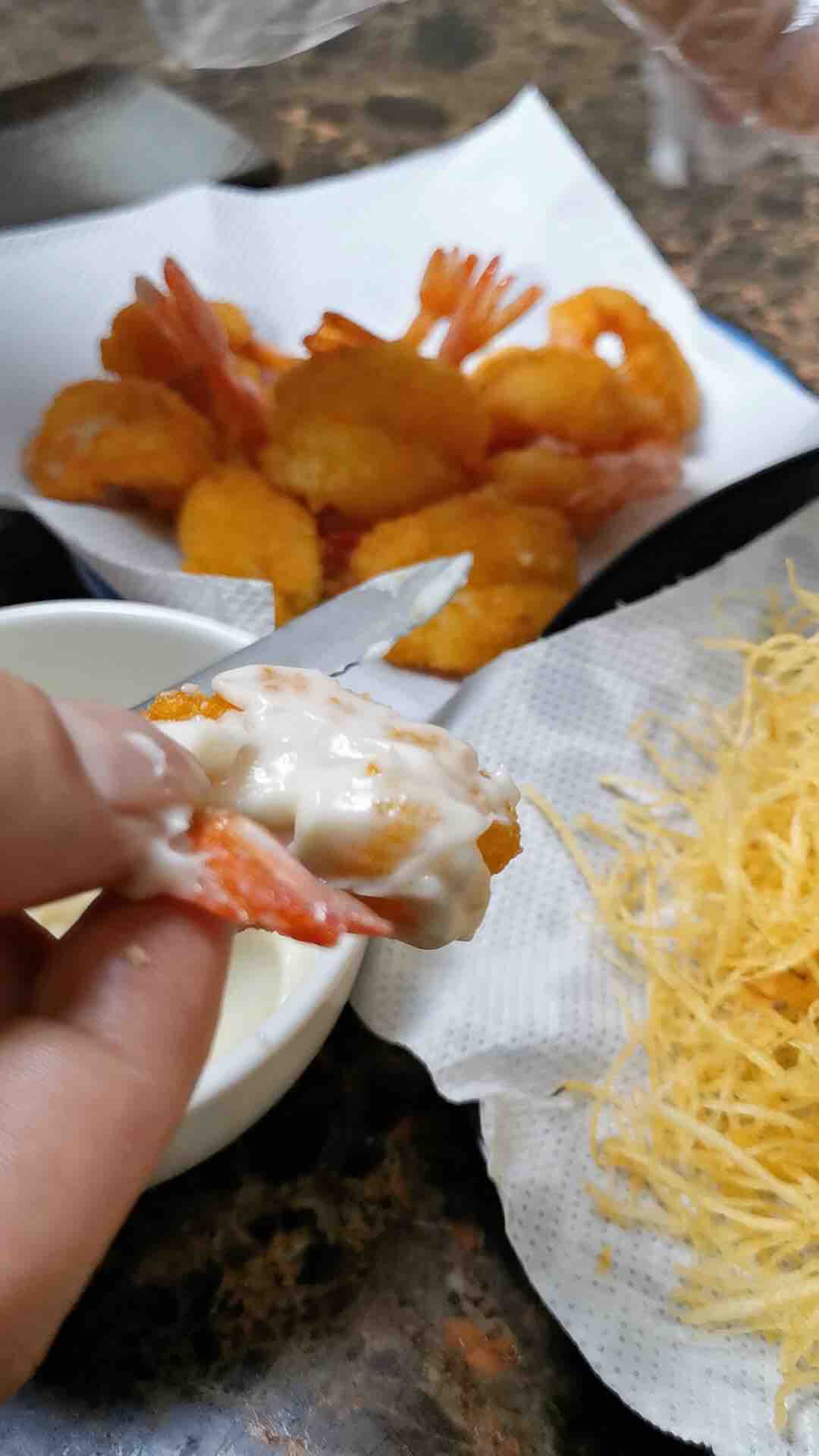 土豆絲成就了“金絲鳳尾蝦”的做法-咸鮮味炸菜譜-易網健康養生網 土豆絲成就了“金絲鳳尾蝦”的做法-咸鮮味炸菜譜