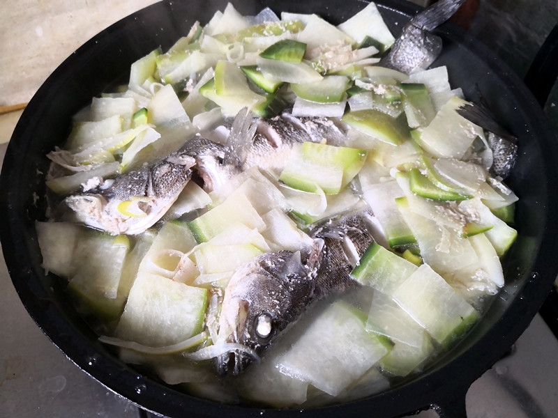 鱸魚燉蘿卜的做法-家常味燉菜譜-易網健康養生網 鱸魚燉蘿卜的做法-家常味燉菜譜