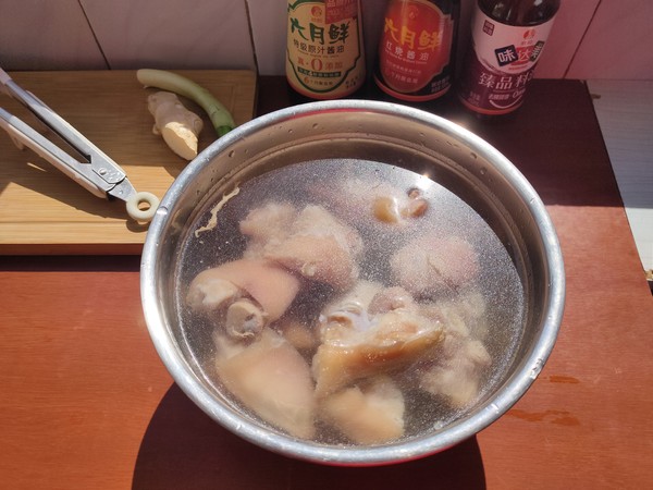 豬腳燉黃豆芽的做法-家常味燉菜譜-易網健康養生網 豬腳燉黃豆芽的做法-家常味燉菜譜