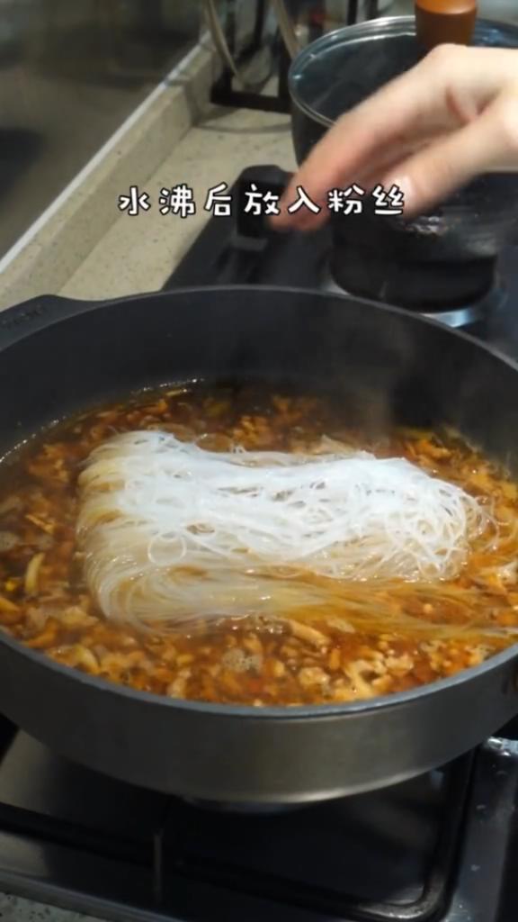 肉末燉粉絲的做法-咸鮮味燉菜譜-易網(wǎng)健康養(yǎng)生網(wǎng) 肉末燉粉絲的做法-咸鮮味燉菜譜