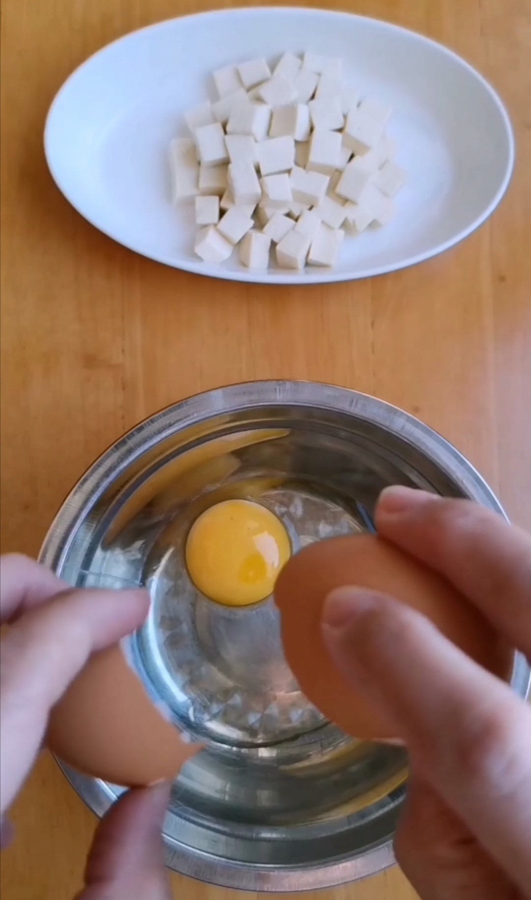 嫩豆腐與雞蛋的完美碰撞的做法-咸鮮味蒸菜譜-易網健康養生網 嫩豆腐與雞蛋的完美碰撞的做法-咸鮮味蒸菜譜