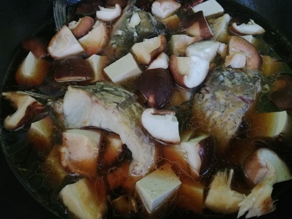 香菇豆腐燉草魚的做法-咸鮮味燉菜譜-易網健康養生網 香菇豆腐燉草魚的做法-咸鮮味燉菜譜