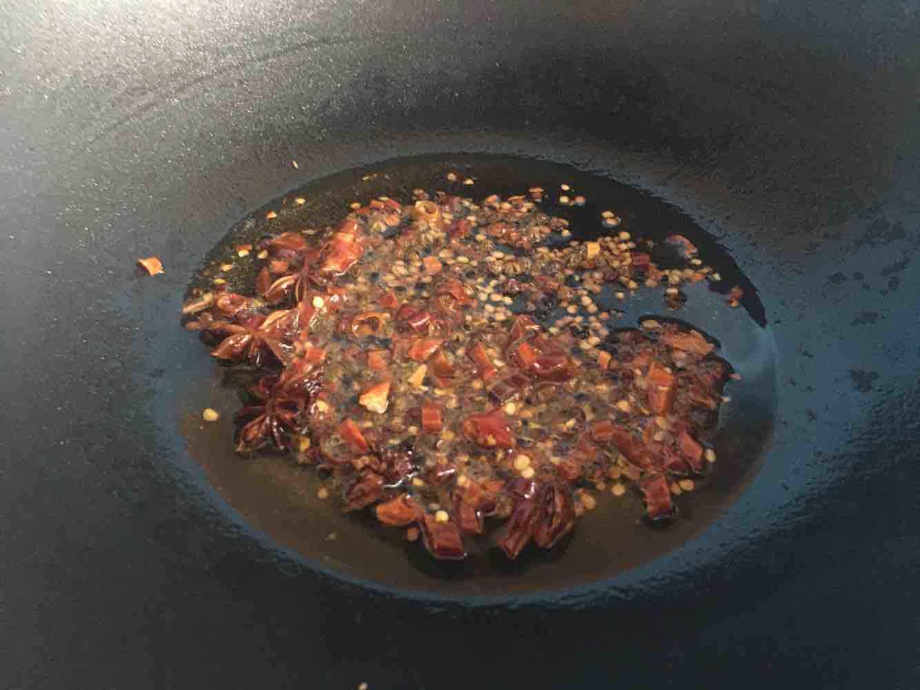 麻辣水煮魚的做法-香辣味煮菜譜