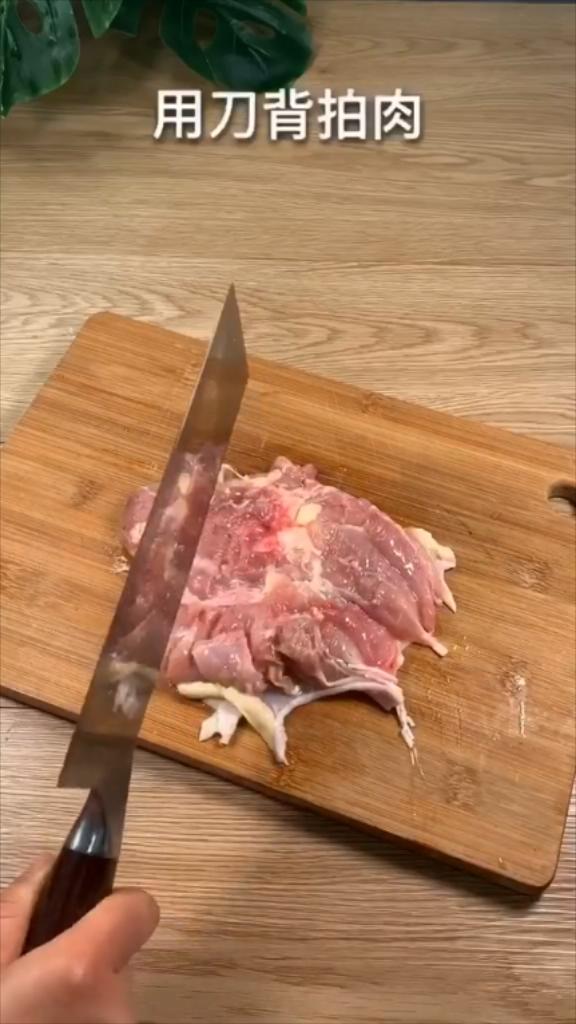 秘制雞腿肉的做法-咸鮮味燒菜譜-易網<a href=http://www.jsjjzhkt.cn/ target=_blank class=infotextkey>健康養生</a>網 秘制雞腿肉的做法-咸鮮味燒菜譜