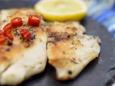 回味無窮的香煎鯛魚的做法-家常味煎菜譜