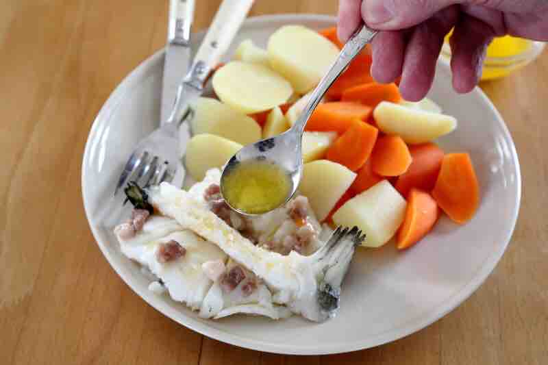 清蒸鱈魚的做法-咸鮮味煮菜譜-易網健康養生網 清蒸鱈魚的做法-咸鮮味煮菜譜