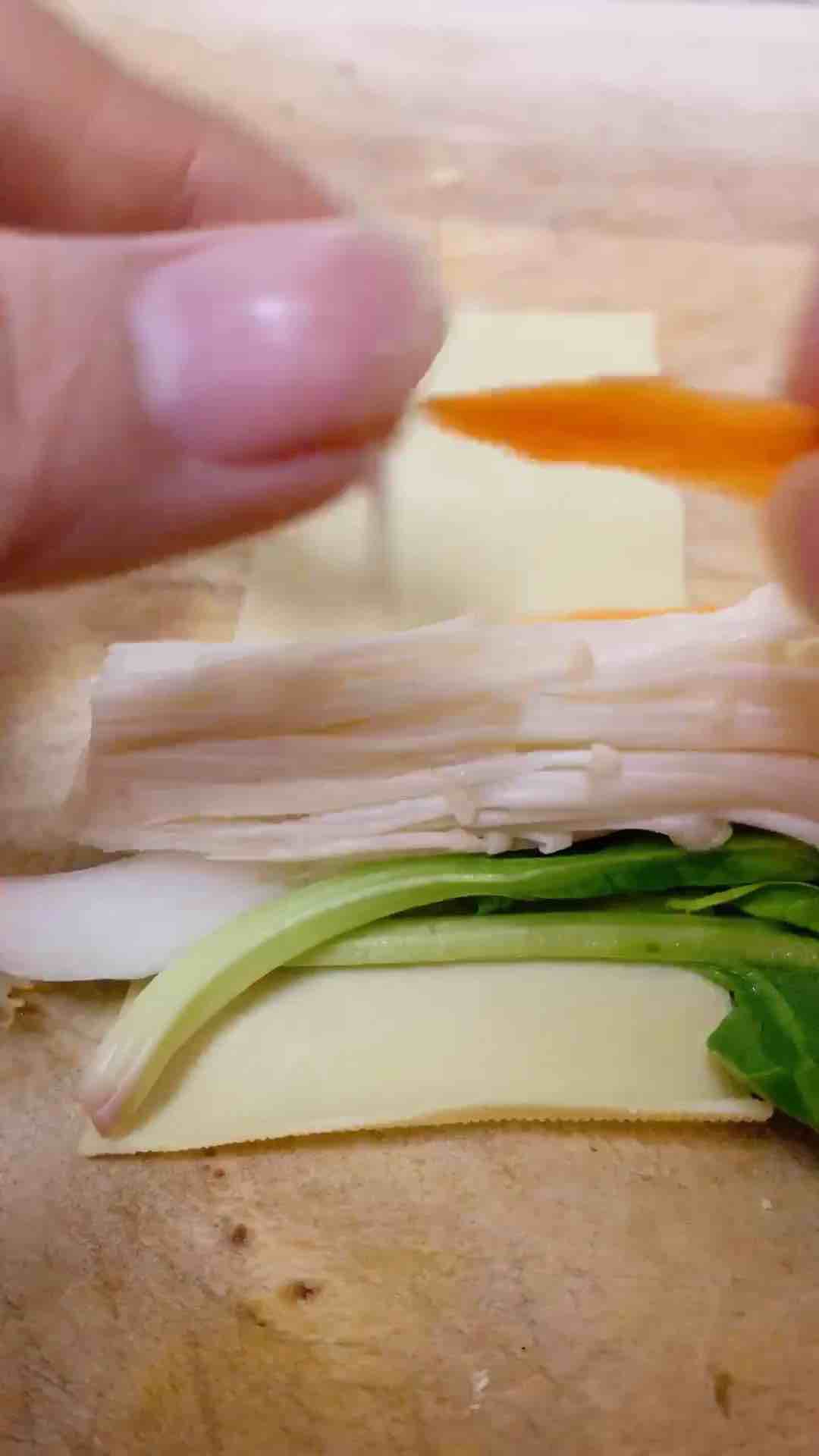 燒烤豆皮蔬菜卷的做法-咸鮮味烤菜譜-易網健康養生網 燒烤豆皮蔬菜卷的做法-咸鮮味烤菜譜