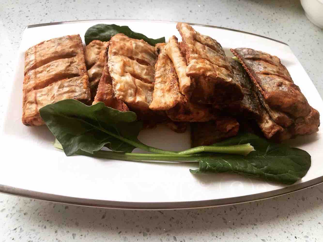 干炸刀魚的做法-咸鮮味炸菜譜-易網健康養生網 干炸刀魚的做法-咸鮮味炸菜譜