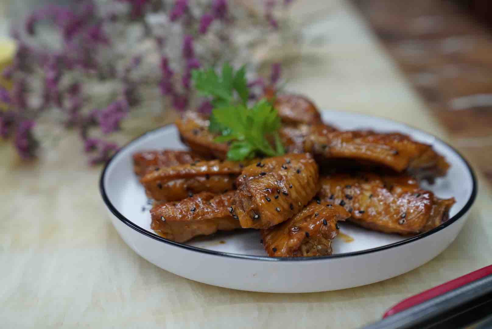 生姜可樂中翅的做法-咸鮮味燒菜譜