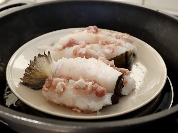 清蒸鱈魚的做法-咸鮮味煮菜譜-易網健康養生網 清蒸鱈魚的做法-咸鮮味煮菜譜