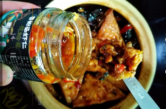 杏鮑菇蝦仁花哈醬豆腐煲的做法-香辣味燒菜譜-易網(wǎng)健康養(yǎng)生網(wǎng) 杏鮑菇蝦仁花哈醬豆腐煲的做法-香辣味燒菜譜