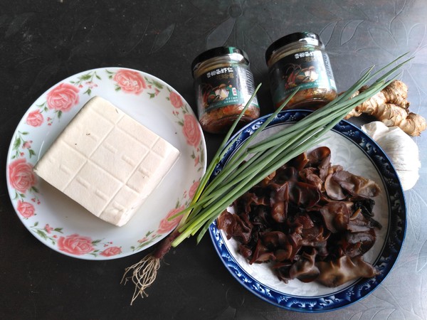 杏鮑菇蝦仁花哈醬豆腐煲的做法-香辣味燒菜譜-易網(wǎng)<a href=http://www.jsjjzhkt.cn/ target=_blank class=infotextkey>健康養(yǎng)生</a>網(wǎng) 杏鮑菇蝦仁花哈醬豆腐煲的做法-香辣味燒菜譜