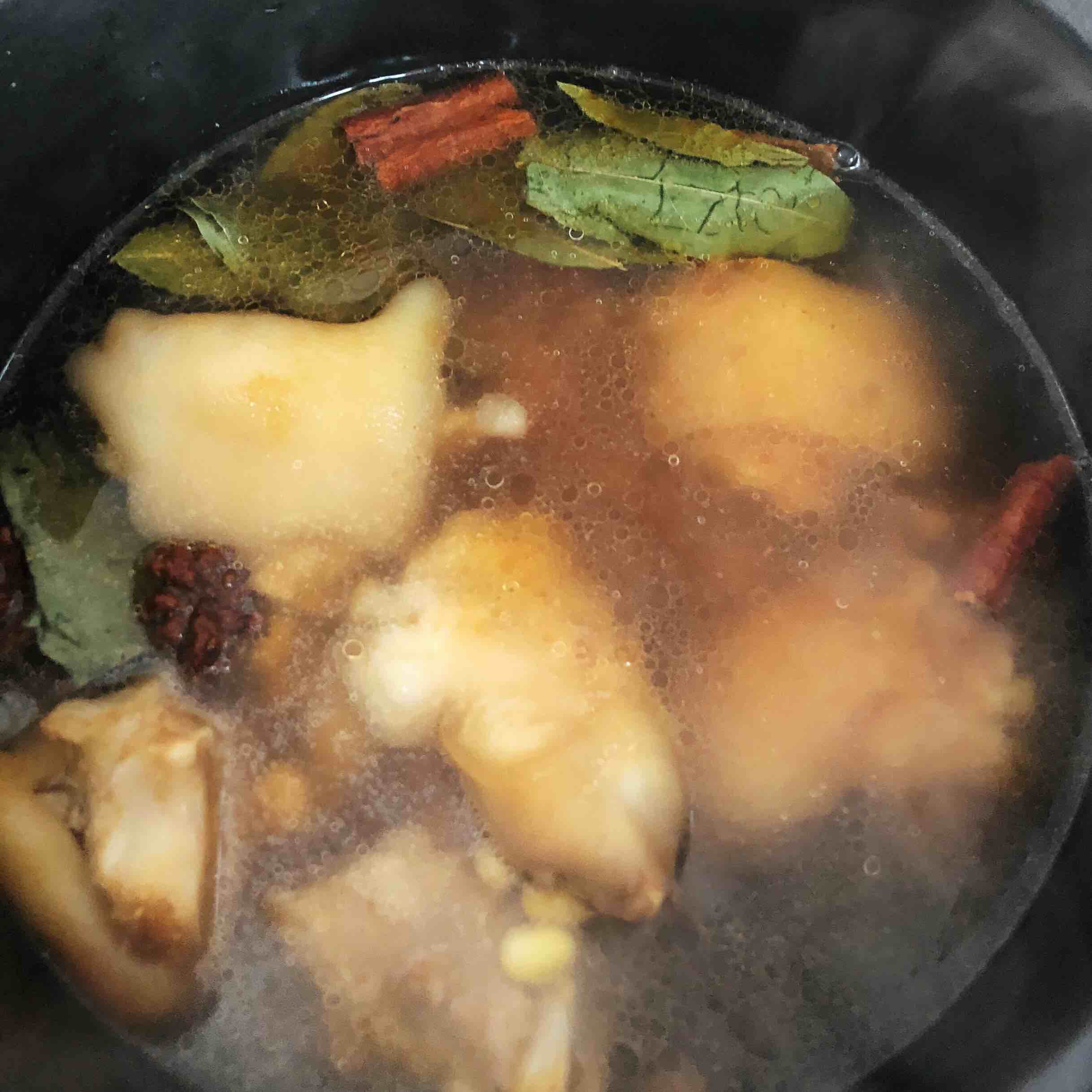 黃豆豬蹄湯的做法-家常味燉菜譜-易網(wǎng)健康養(yǎng)生網(wǎng) 黃豆豬蹄湯的做法-家常味燉菜譜