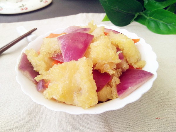 洋蔥炒魚鰾的做法-咸鮮味炒菜譜-易網健康養生網 洋蔥炒魚鰾的做法-咸鮮味炒菜譜