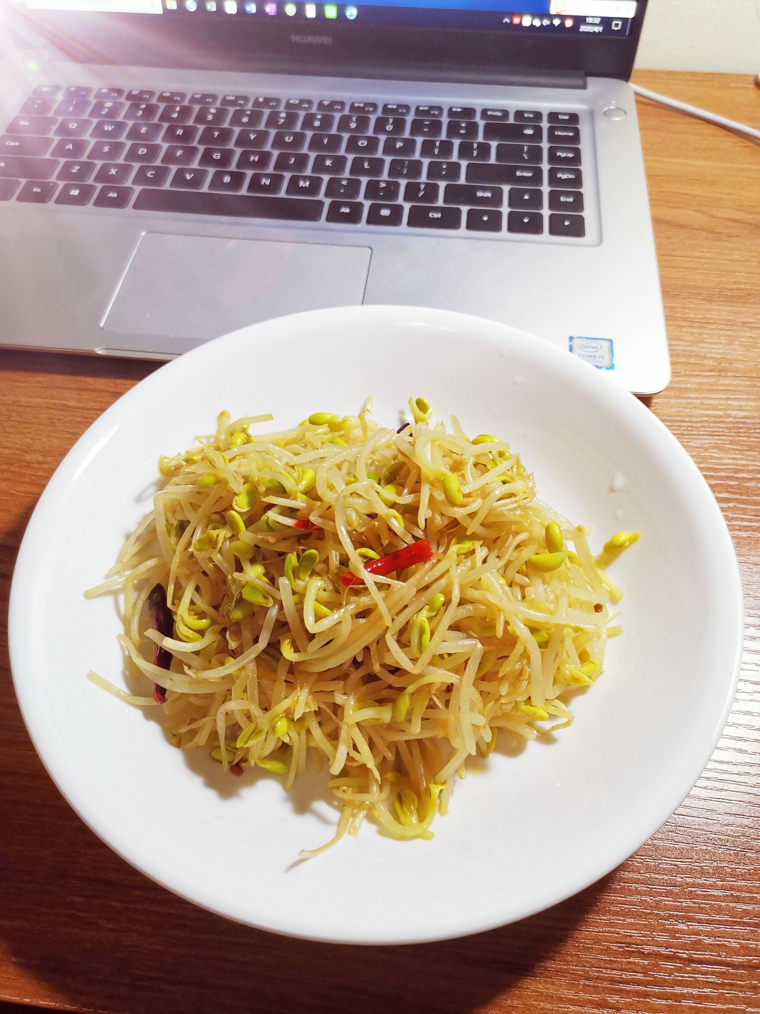 醋溜黃豆芽的做法-家常味炒菜譜