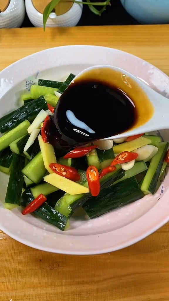 爽口黃瓜條的做法-咸鮮味腌菜譜-易網健康養生網 爽口黃瓜條的做法-咸鮮味腌菜譜