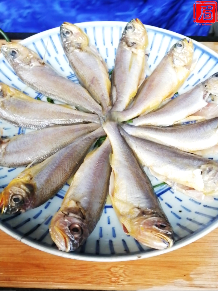 咸菜蒸小黃魚(yú)的做法-咸鮮味蒸菜譜