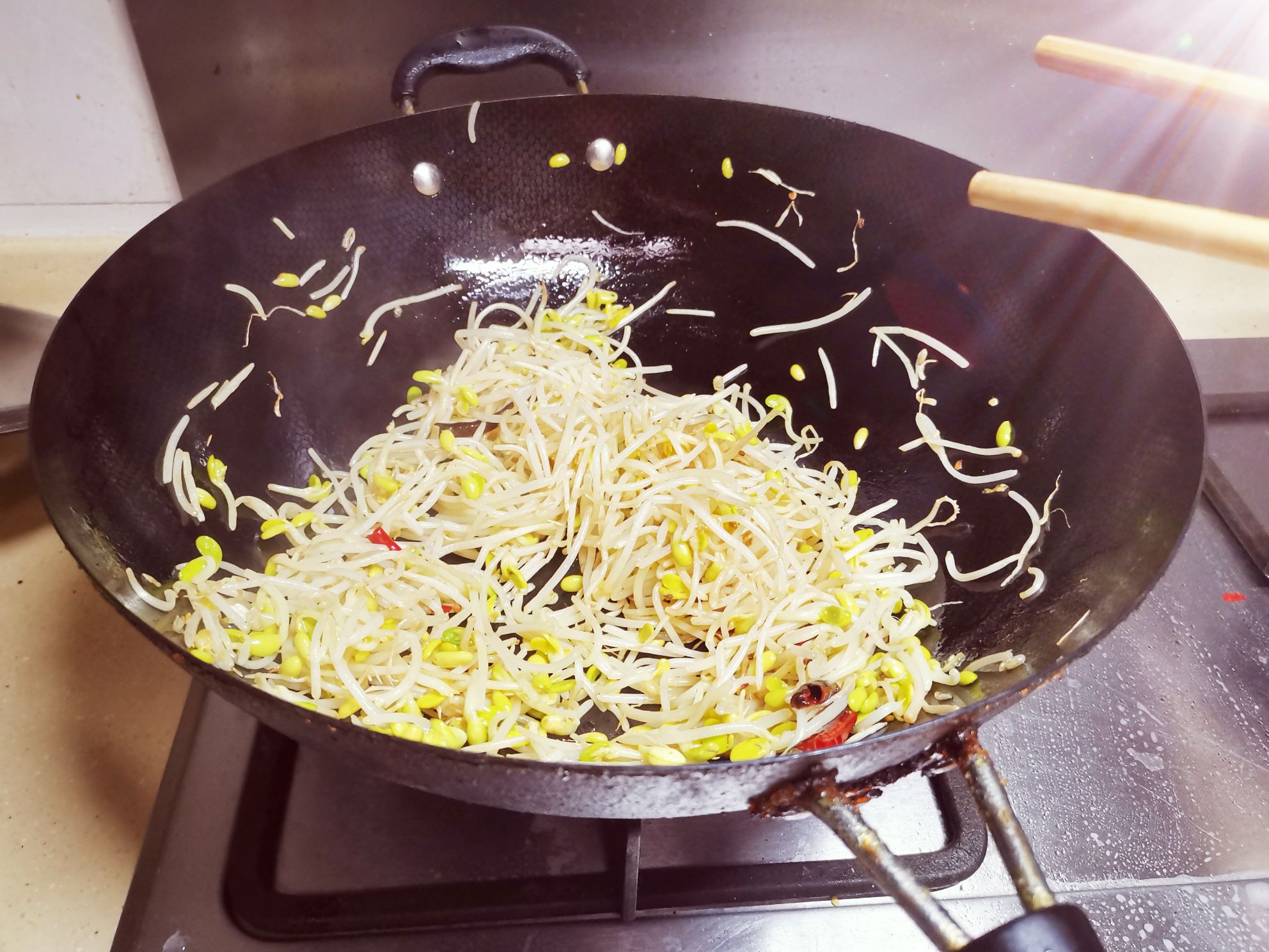 醋溜黃豆芽的做法-家常味炒菜譜