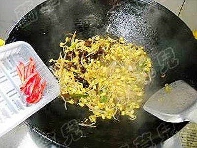 干香如意木耳的做法-家常味炒菜譜-易網(wǎng)健康養(yǎng)生網(wǎng) 干香如意木耳的做法-家常味炒菜譜