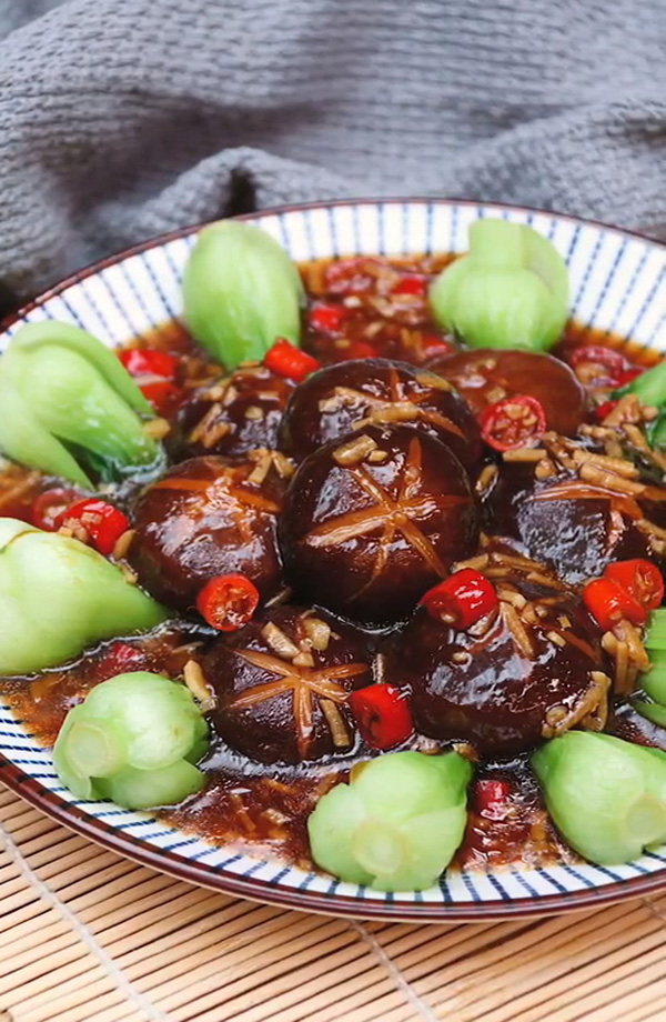 香菇燒油菜的做法-咸鮮味炒菜譜-易網(wǎng)健康養(yǎng)生網(wǎng) 香菇燒油菜的做法-咸鮮味炒菜譜