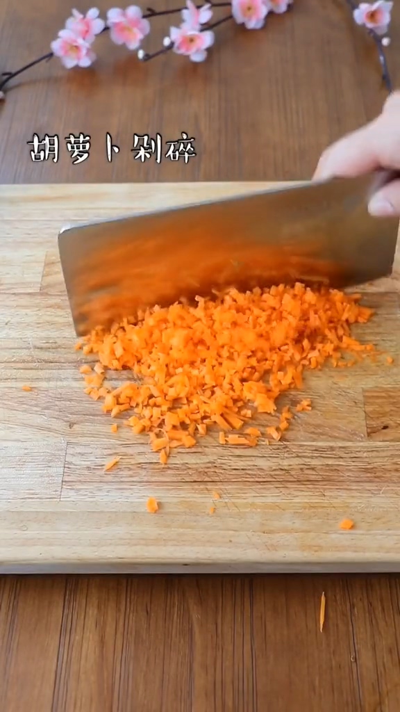 干炸鮮肉魚丸子的做法-咸鮮味炸菜譜